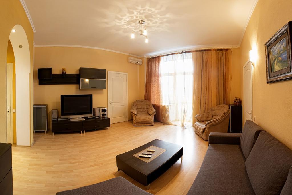 Kyiv Apartment In The City Center On Turgenevskaya Street Εξωτερικό φωτογραφία