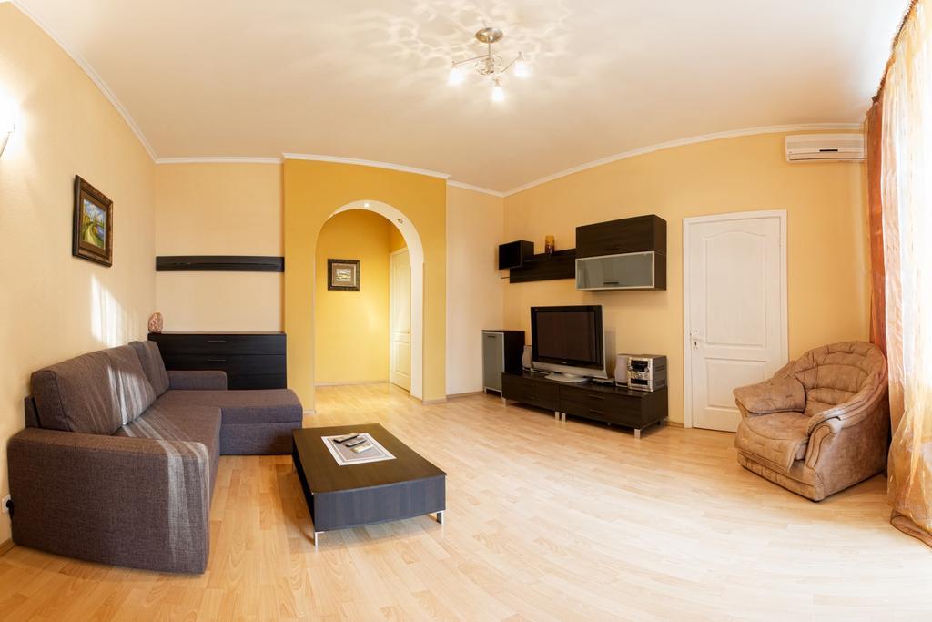 Kyiv Apartment In The City Center On Turgenevskaya Street Εξωτερικό φωτογραφία